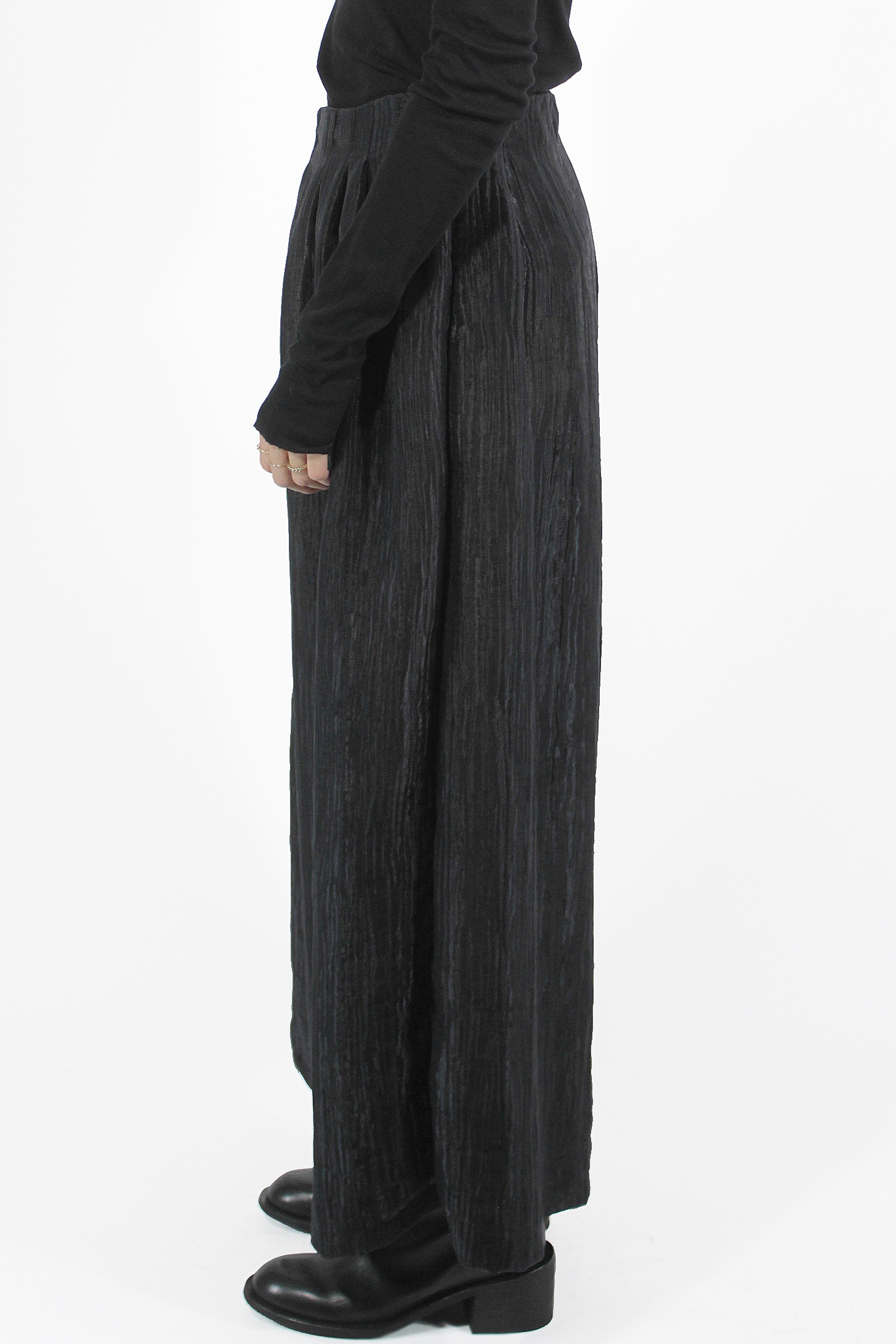 UN-NAMABLE PANTALONS Davi Pleats Pants