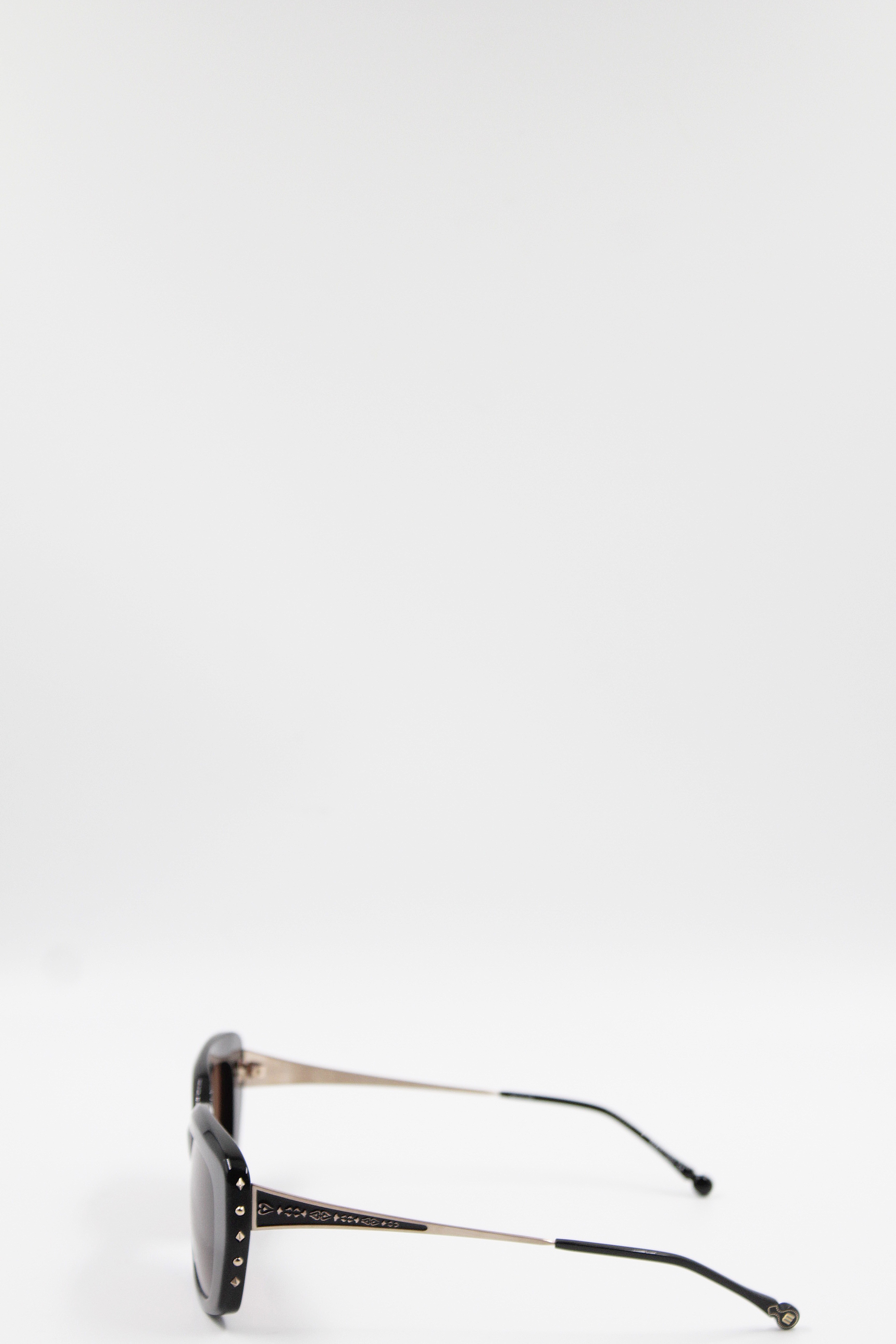 Matsuda Eyewear Mujer Flattering Cloves Sunglasses