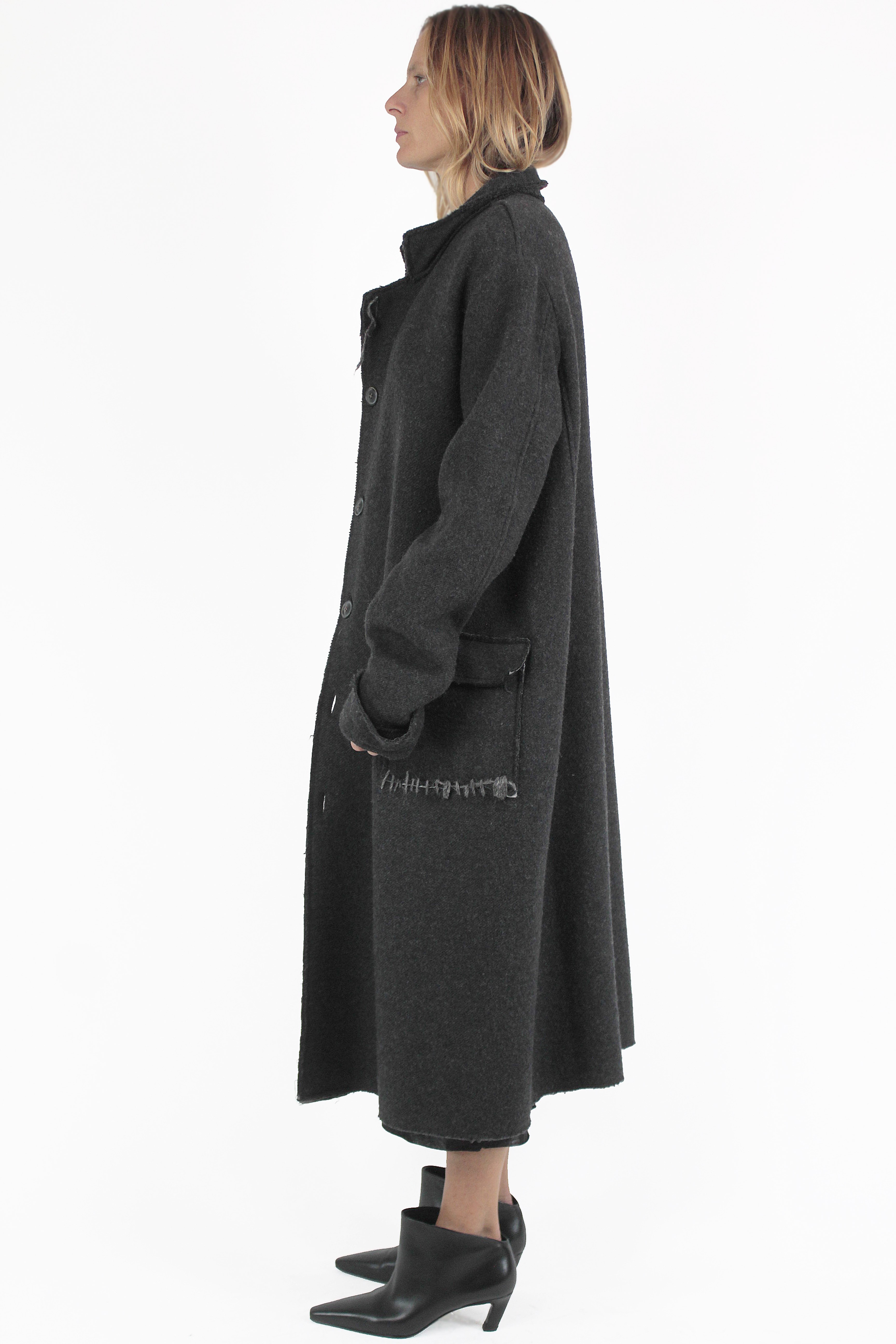 UN-NAMABLE MANTEAUX Breaking Raw Overcoat