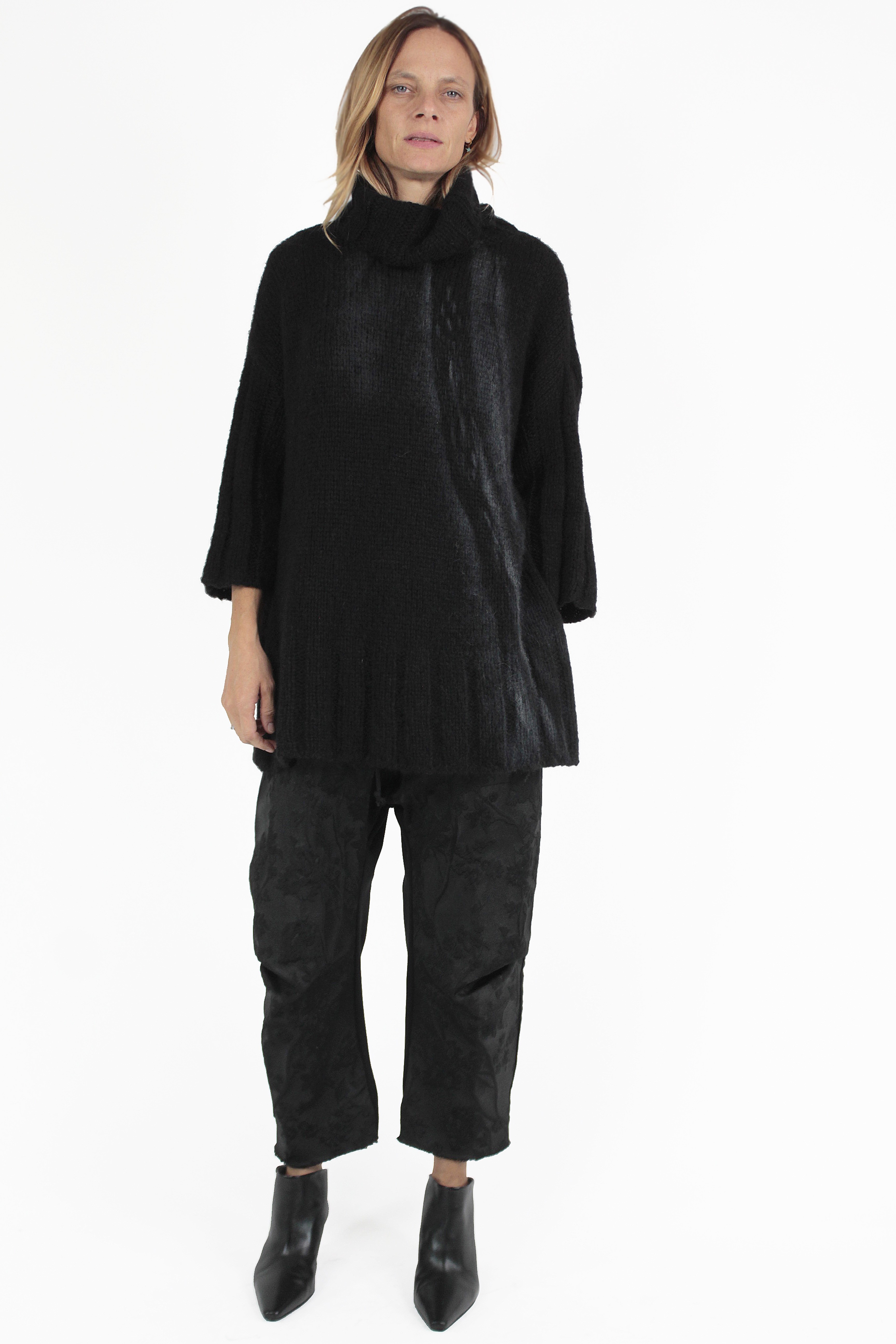 UN-NAMABLE PANTALONS Heavy Crop Pants