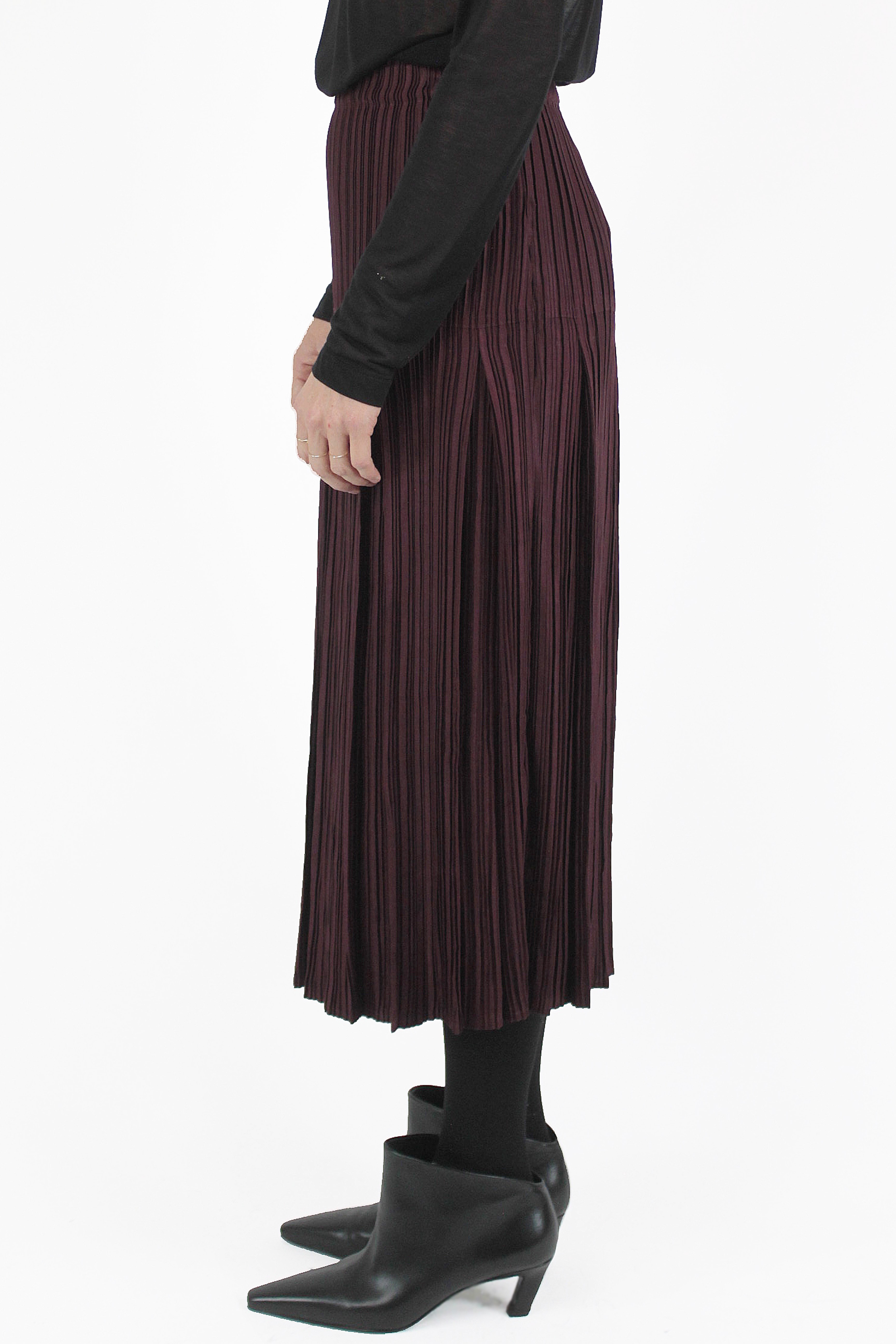 Gongdid Design ROCKE Denim Pleated Skirt